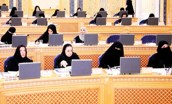 Shoura may discuss women driving issue