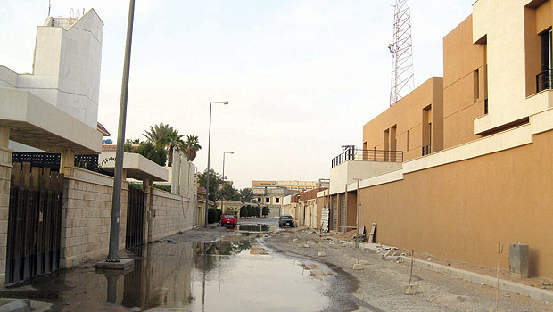 Riyadh residents criticize NWC for delay in fixing water leaks
