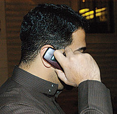 Mobile Phone Snatchers On The Prowl