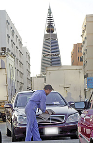 Crackdown On Car Washers In Riyadh